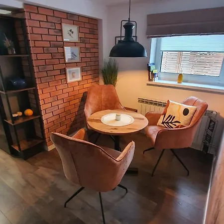 Pod Sliwkami Lägenhet *